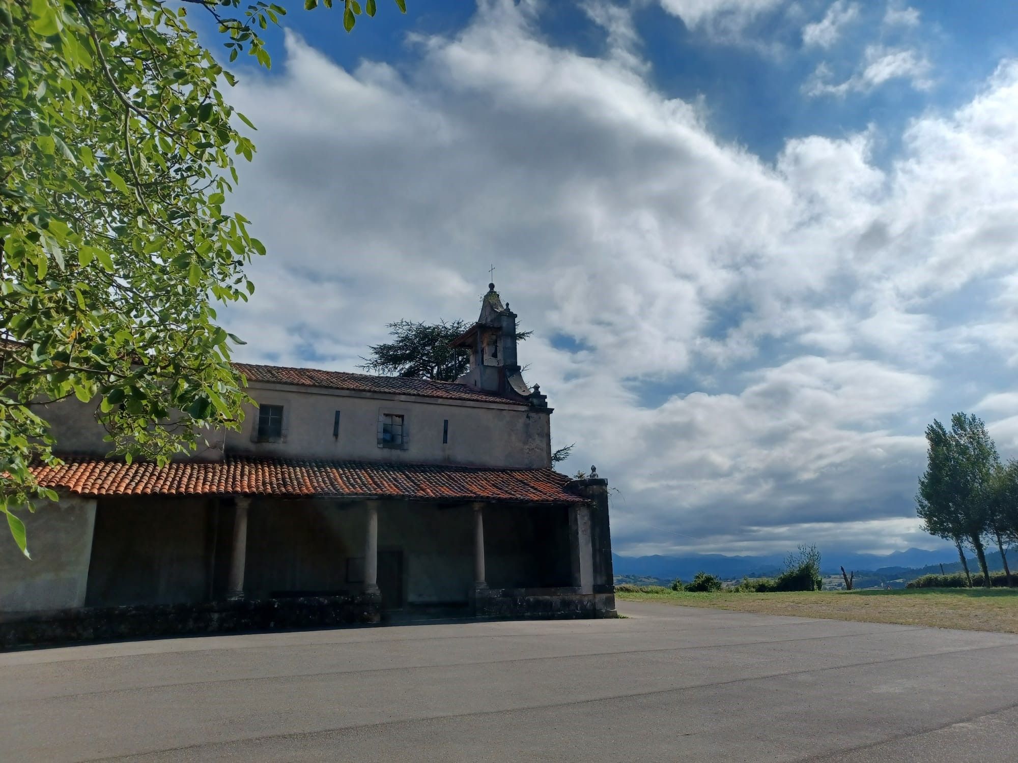 Las mil y una iglesias rurales de Llanera, un tesoro por descubrir en el concejo