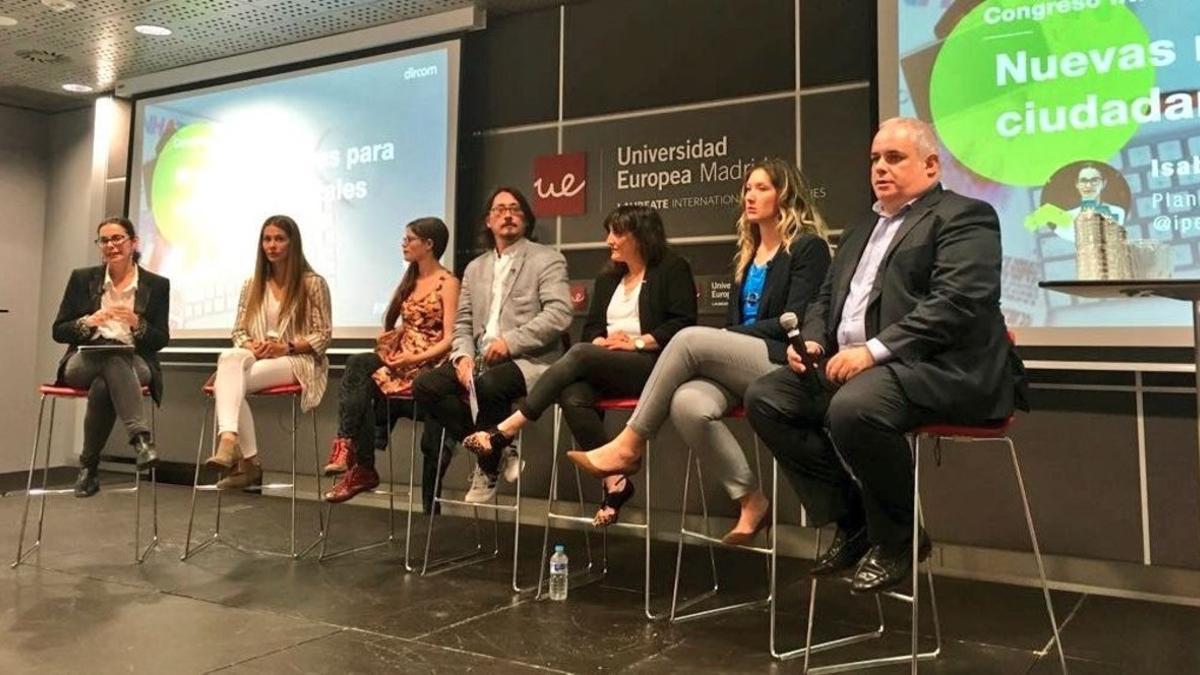 Mesa redonda de narrativas para ciudadanos digitales organizada por la Universidad Europea de Madrid. Asociación de Directivos de Comunicación (Dircom).