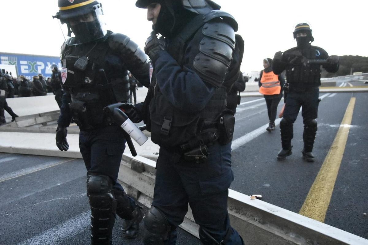 Desalojo de manifestantes en La Jonquera