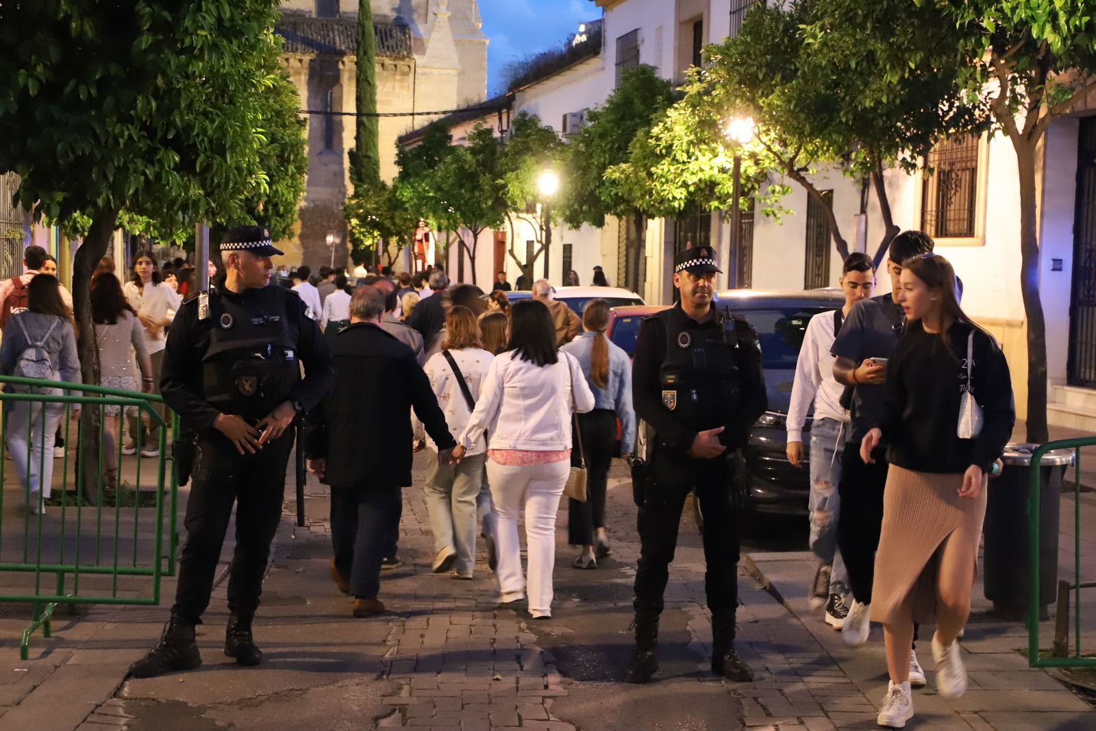La tercera noche de cruces, en imágenes
