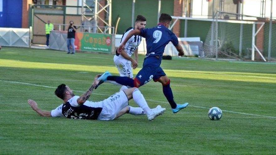 El Huesca no pasa del empate ante un ordenado Castellón (2-2)