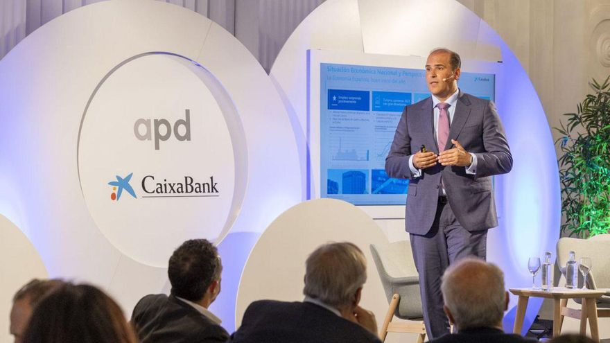 El director de CaixaBank en Canarias, Manuel Afonso. | | E.D.