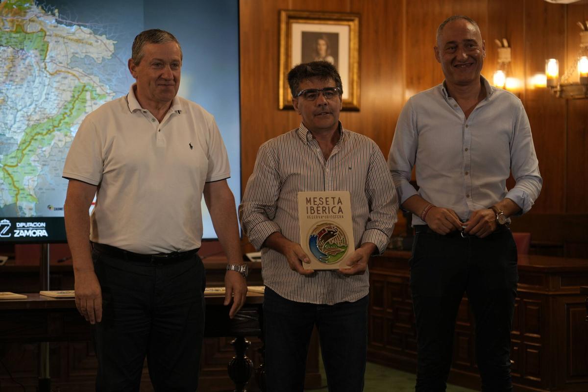 ENTREGA PLACAS MARCA RESERVA DE LA BIOSFERA TRANSFRONTERIZA