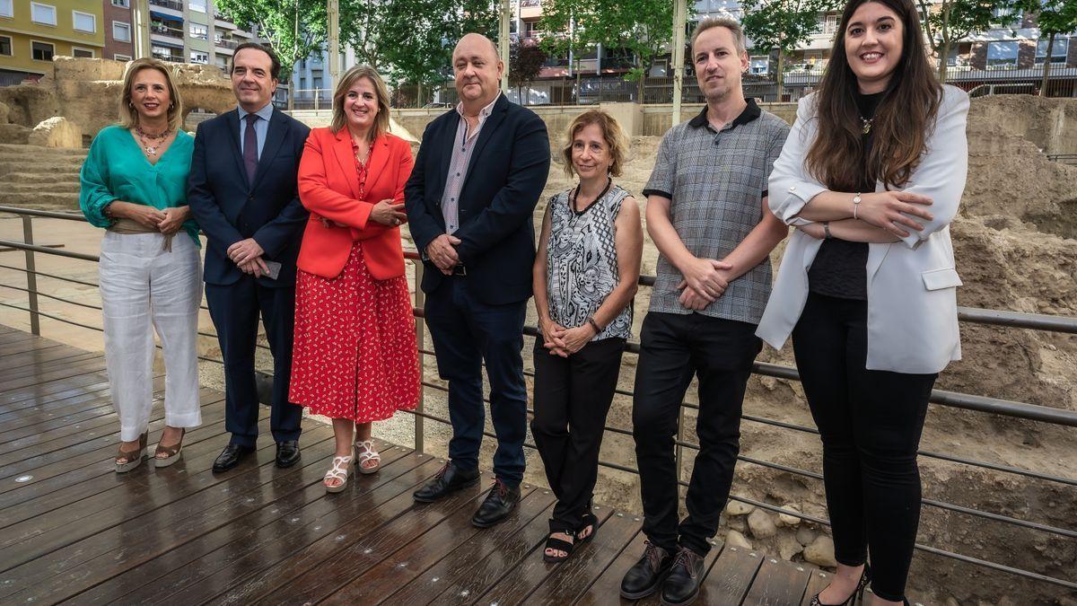 Foto de familia de los participantes en el desayuno de trabajo sobre cooperativismo