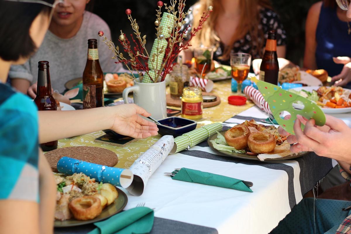 Conoce el estilo del resto de invitados para no desentonar en la cena de Nochebuena.