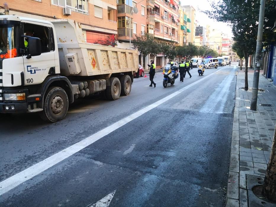 La Policía Local continúa con los controles en Alicante por el estado de alarma.