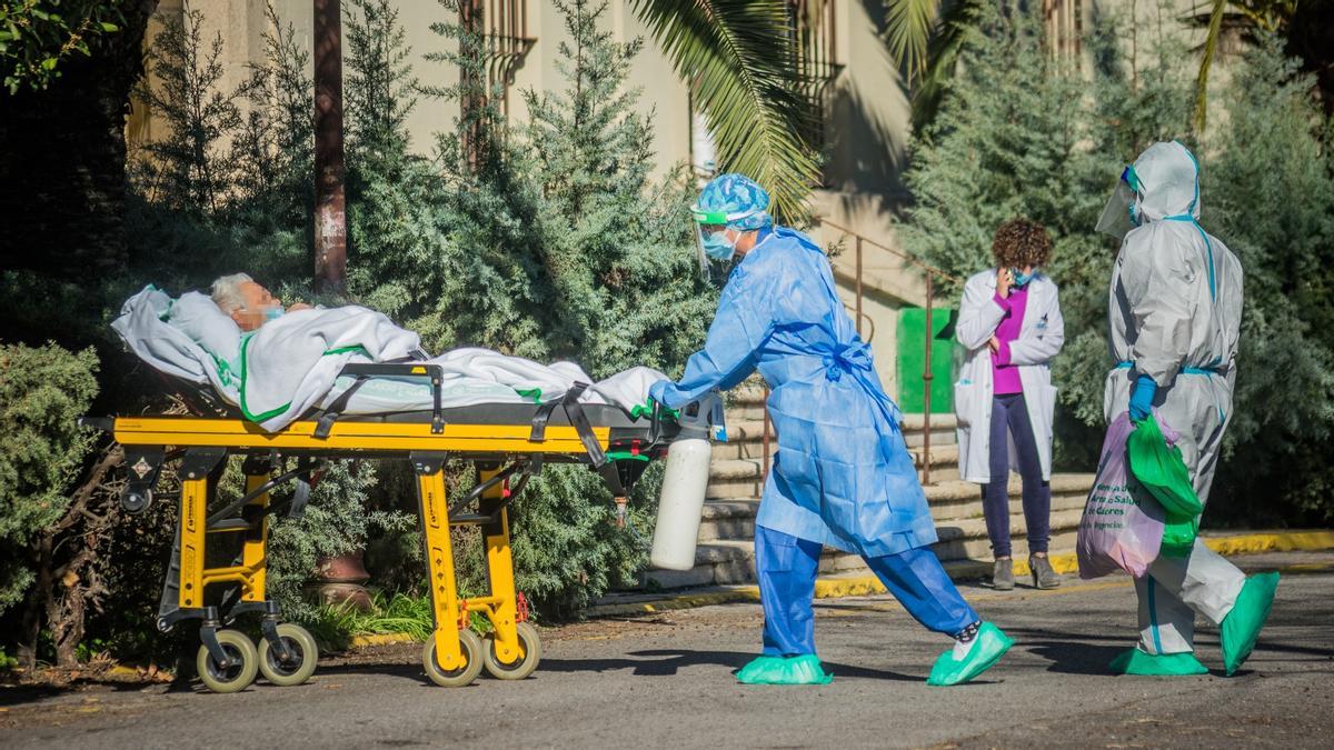 Sanitat notifica 25.438 contagis més de Covid-19 i 408 morts Sanitat notifica 25.438 contagis més de Covid-19 i 408 morts