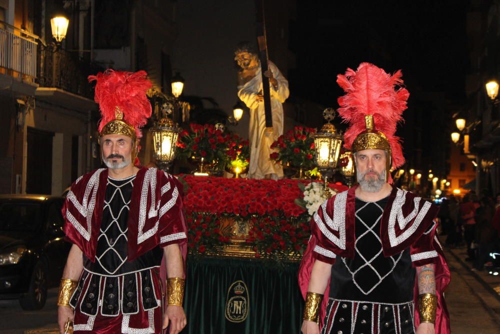 Procesión de la Hermandad de Jesús con la Cruz y Cristo Resucitado.