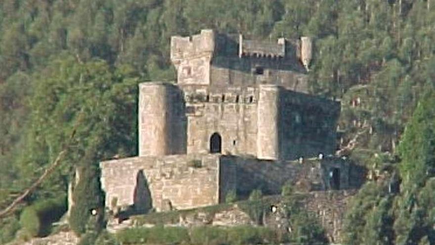 Castillo de Sobroso, propiedad del Concello de Ponteareas. // Faro