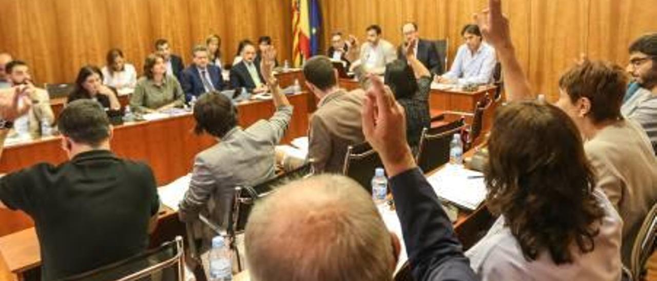 La propuesta fue aprobada por unanimidad en el pleno celebrado ayer en Orihuela.