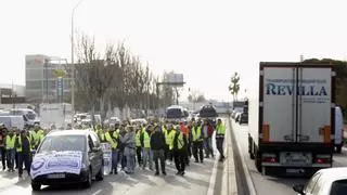 Los convocantes de la huelga de transportistas instan a los conductores a "aguantar las presiones"