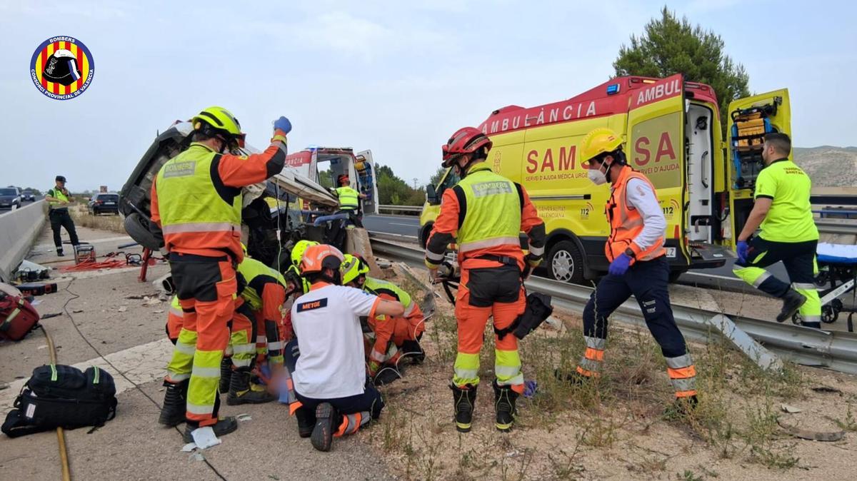 El equipo sanitario en la zona.