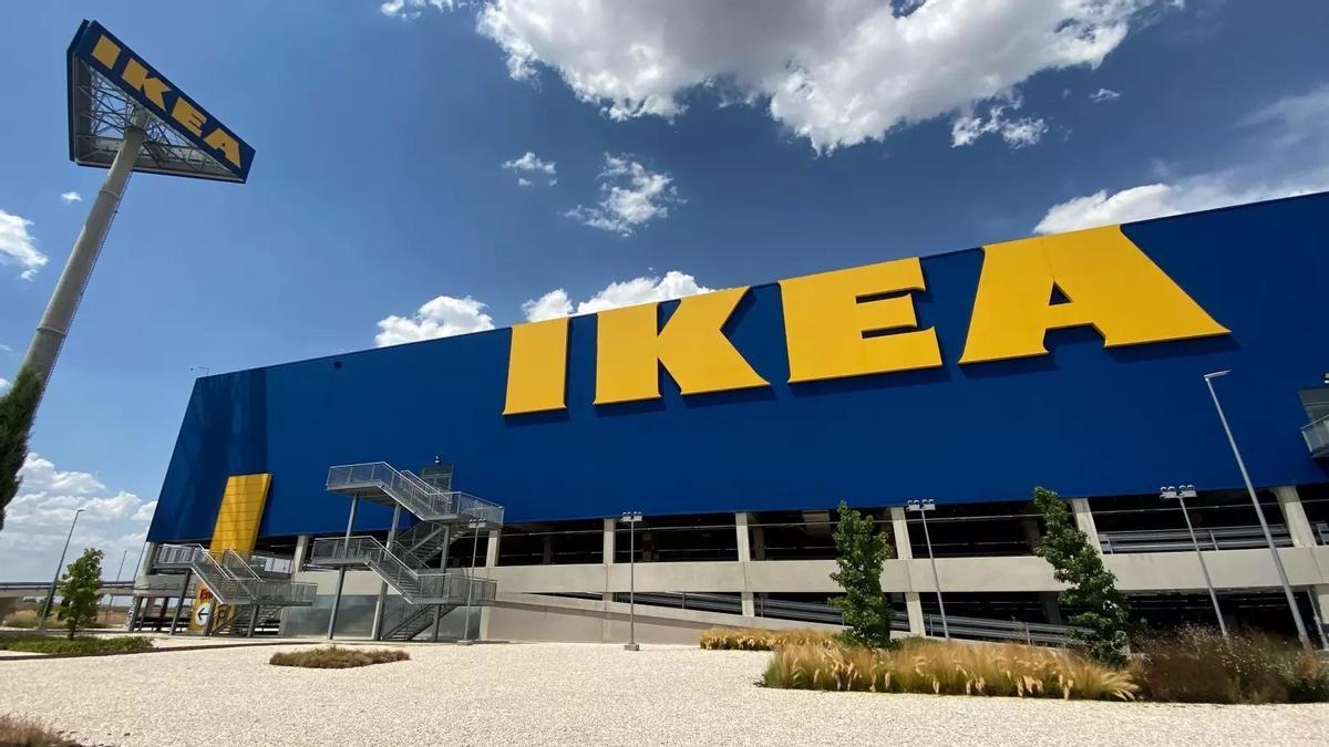 El producto de Ikea para comer en el sofá sin renunciar a la comodidad