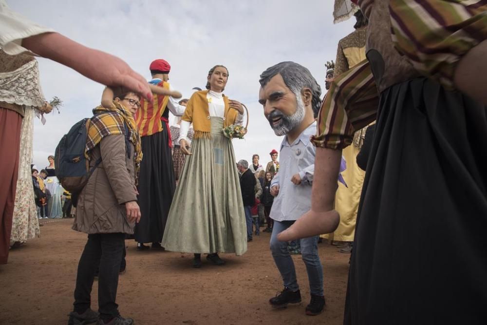 Trobada de colles geganteres a Lledoners