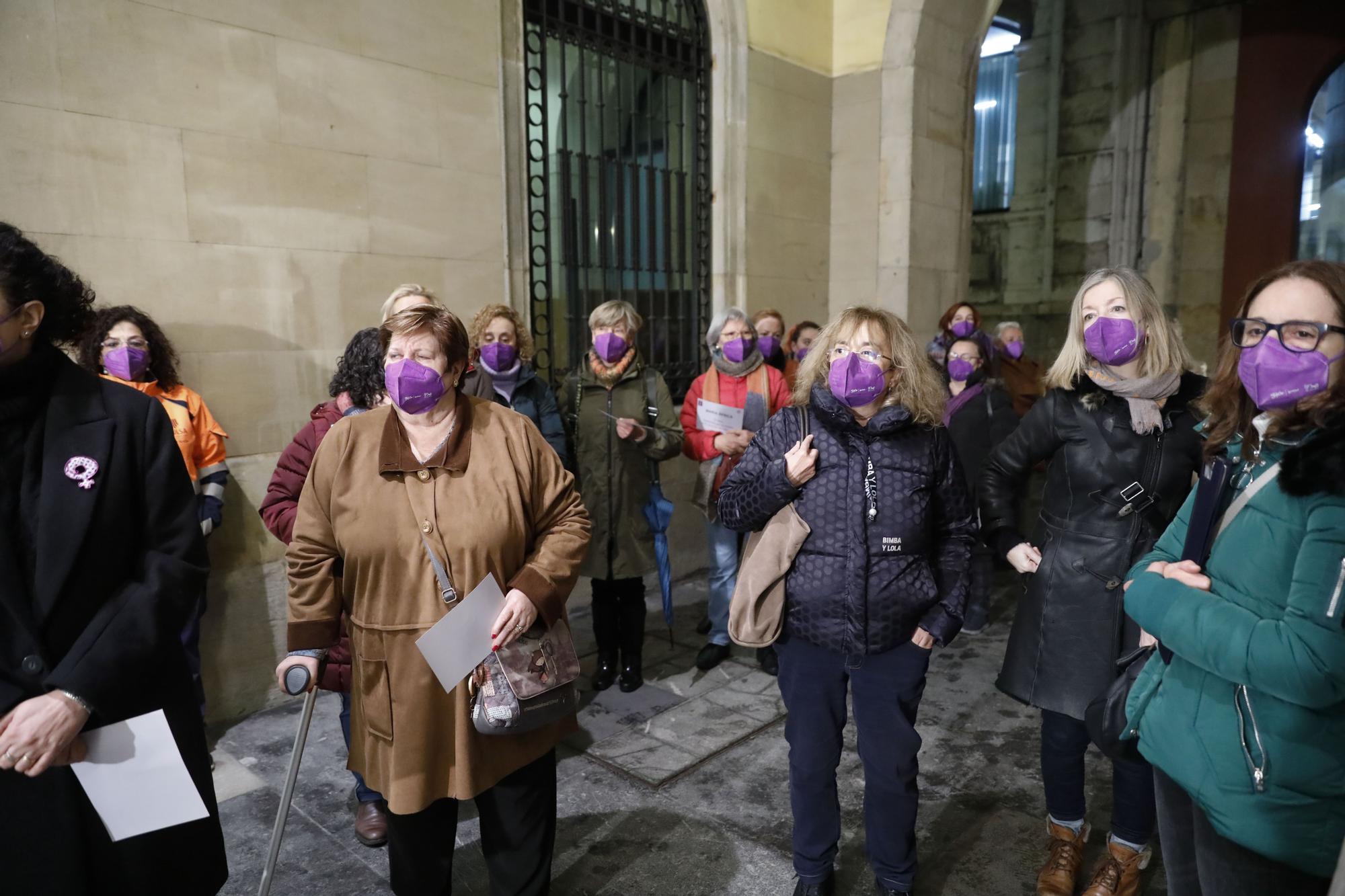 Asistentes al acto institucional, en la Plaza Mayor