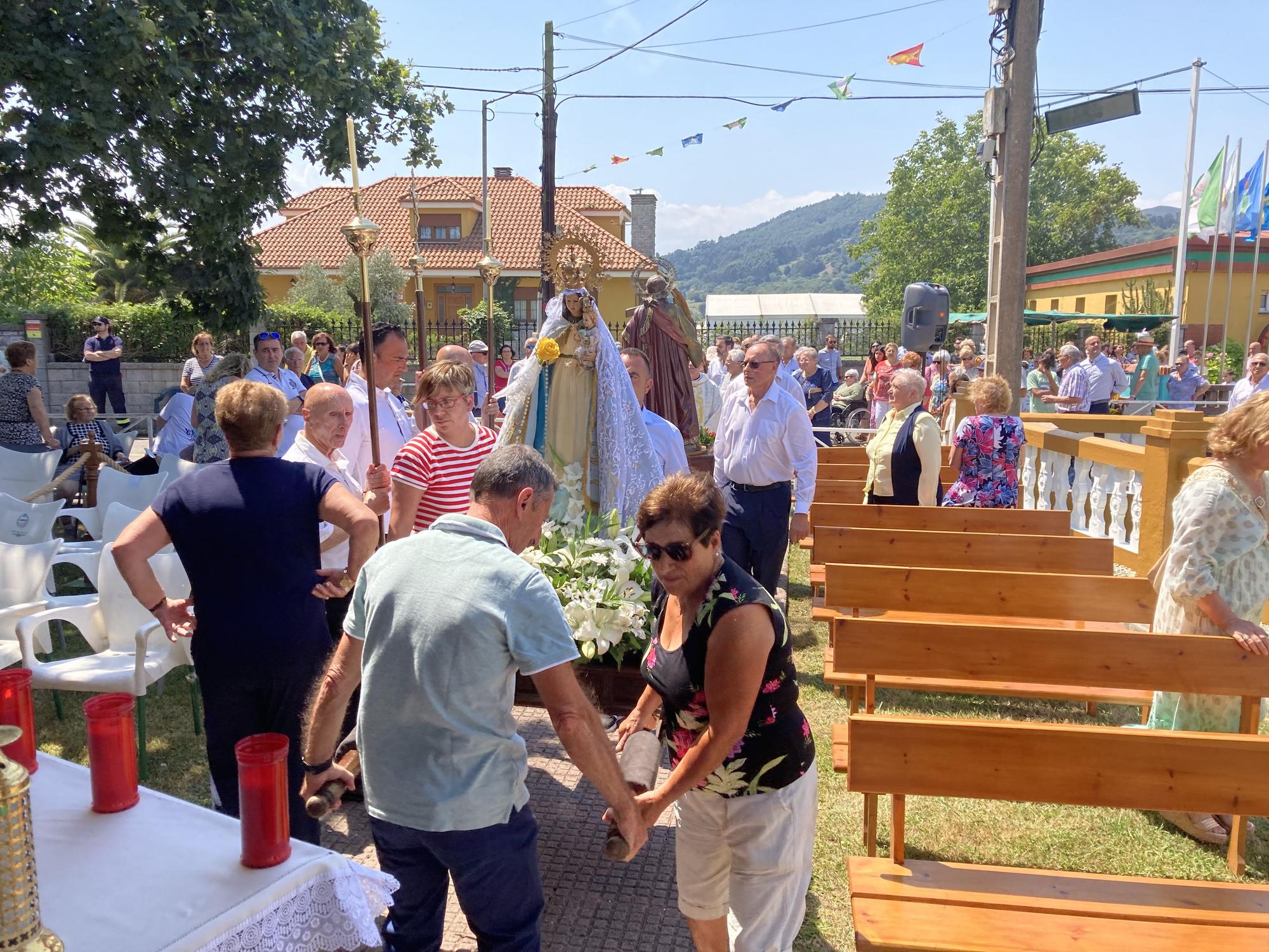 El Carbayu celebra su misa y su tradicional procesión que concluye con sorpresa: se presenta el nuevo himno en honor de Nuestra Señora del Buen Suceso