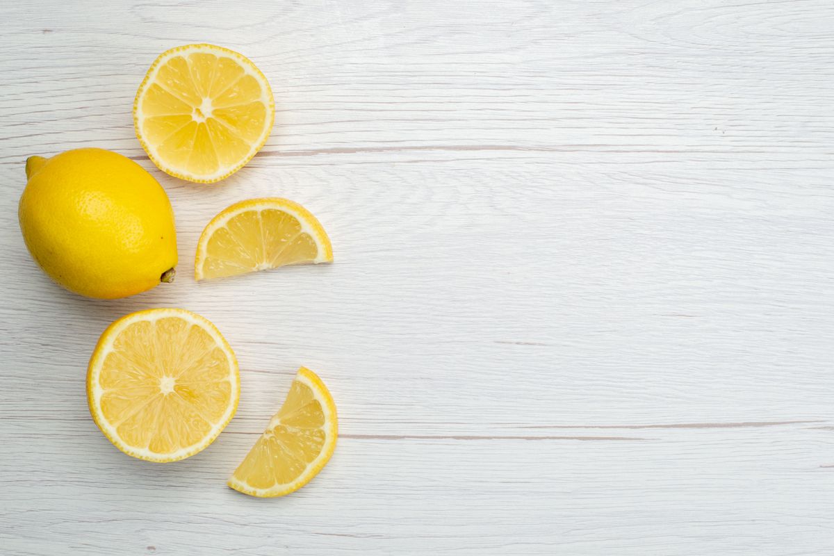El limón no elimina la caspa, es una creencia popular