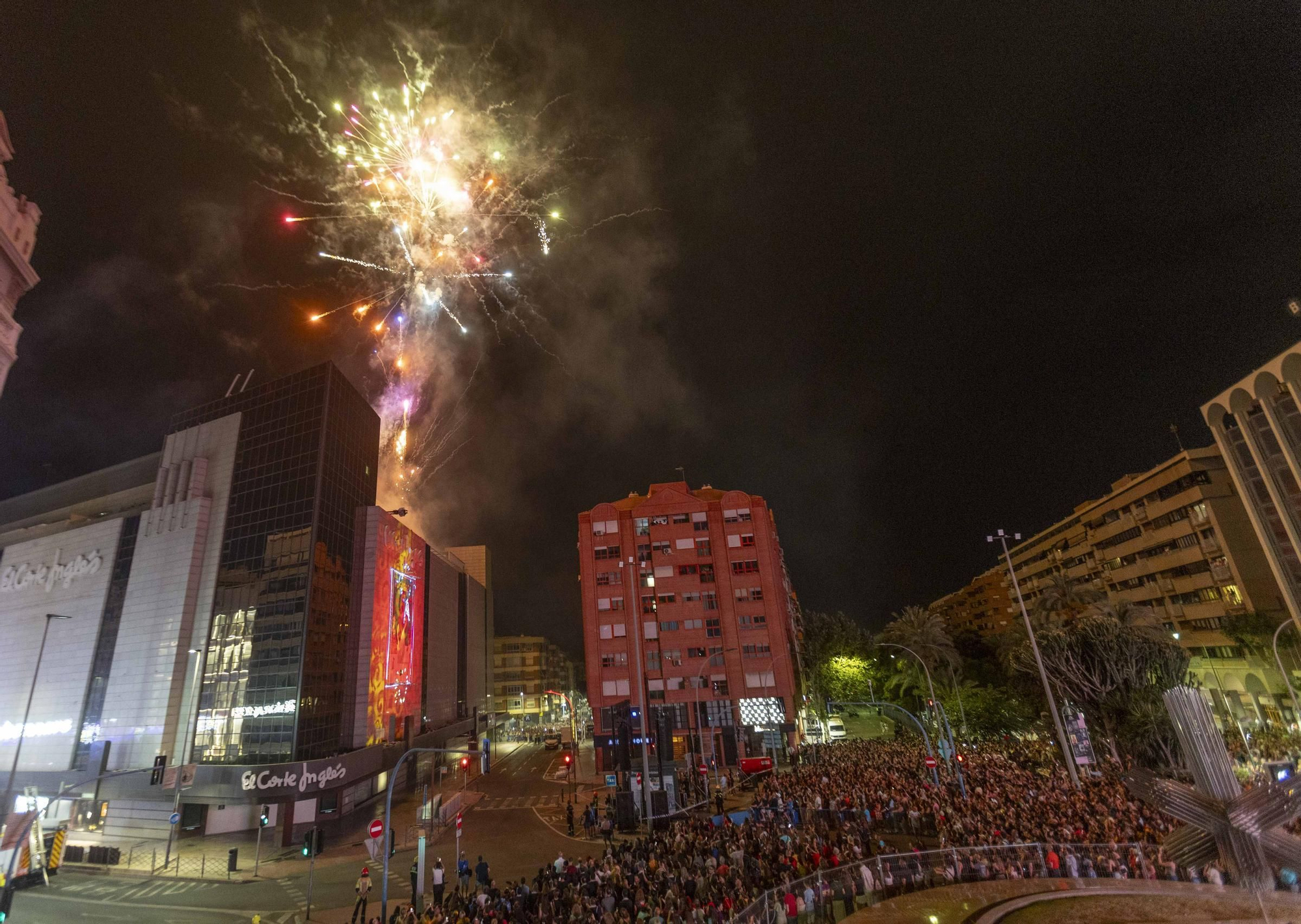 Todas las imágenes de la "Arribada del Foc 2025"
