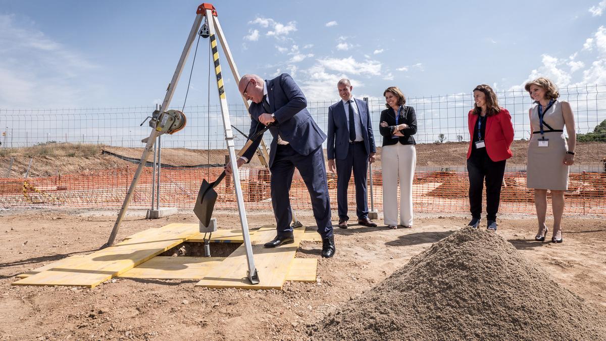 Puesta de la primera piedra de la nueva planta de Boheringer en Sant Cugat.