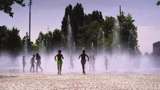 Madrid combate la ola de calor con la reapertura de su playa urbana y nuevos puntos de nebulización