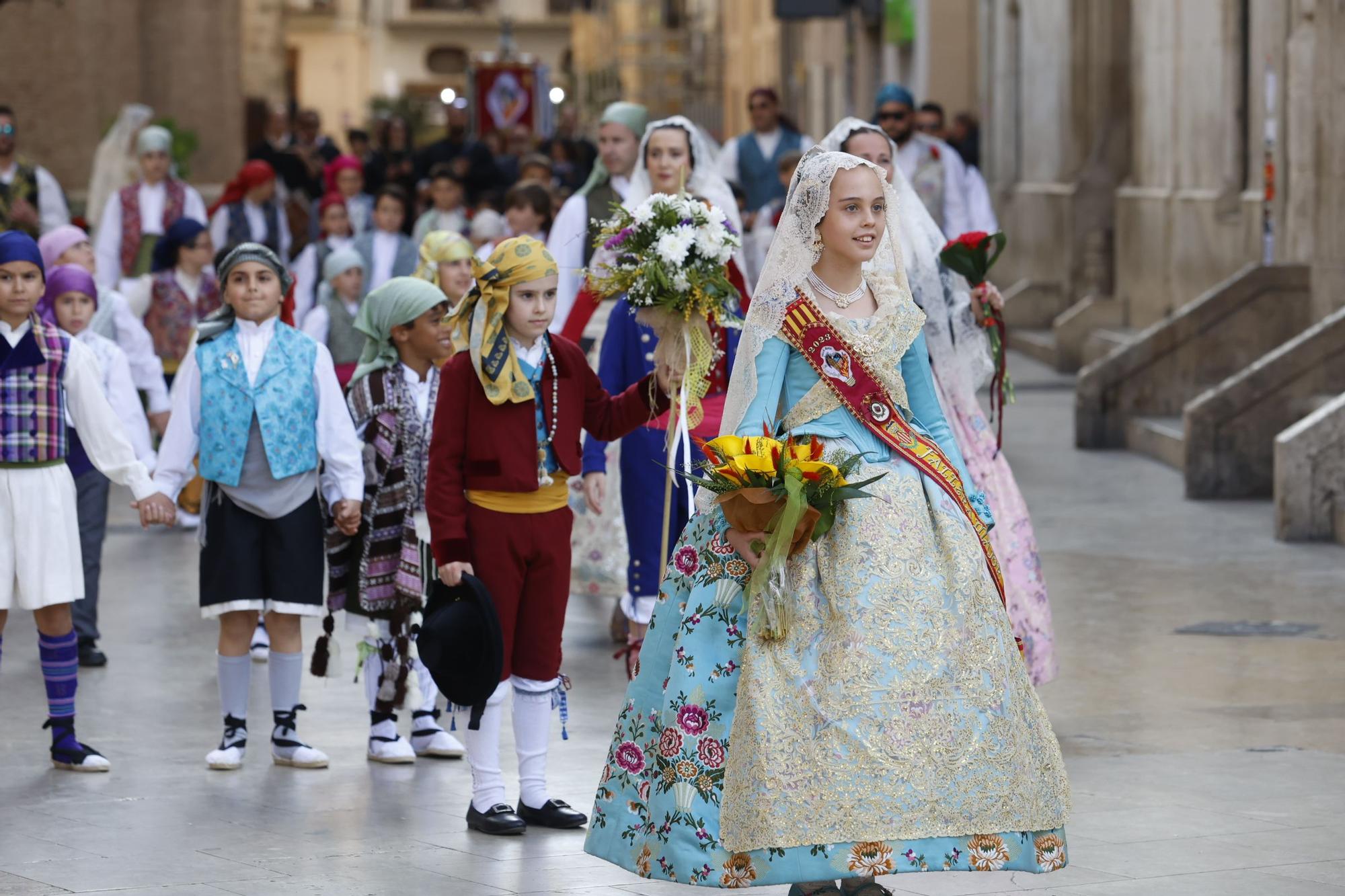 Ofrenda 2023 | Falleras Mayores e Infantiles de comisiones del 17 de Marzo (I)