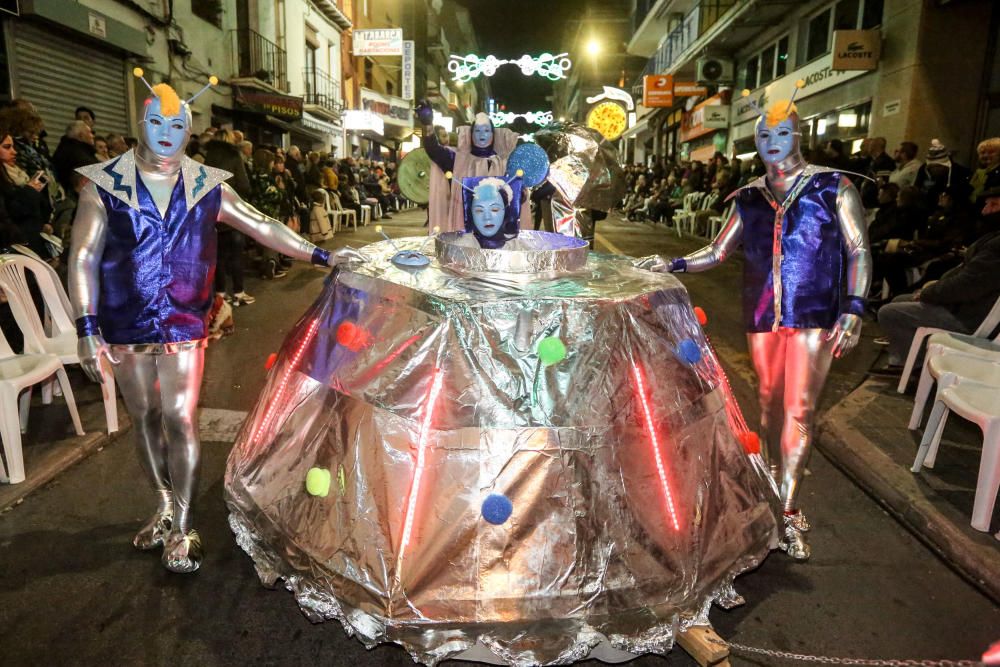 El Carnaval llena Benidorm de disfraces