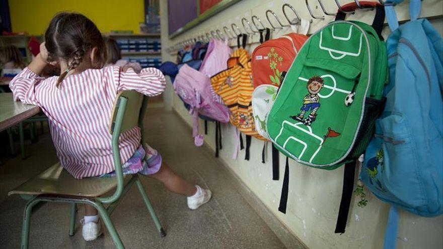 Una alumna de Infantil en una clase.