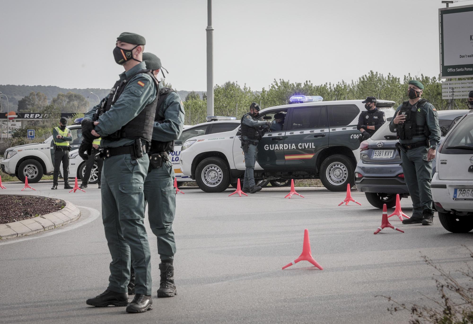 Desescalada de la tercera ola del coronavirus en Mallorca: Policía y Guardia Civil intensifican los controles en playas, bares y carreteras