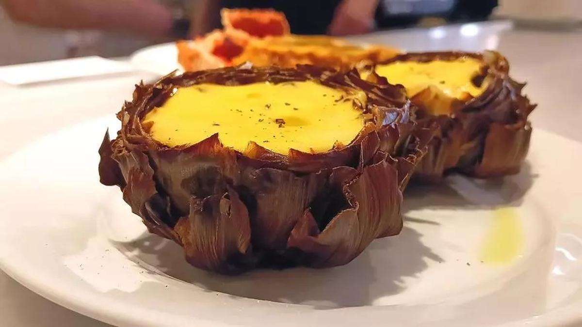 Alcachofas con salsa holandesa de Bar Bocata.