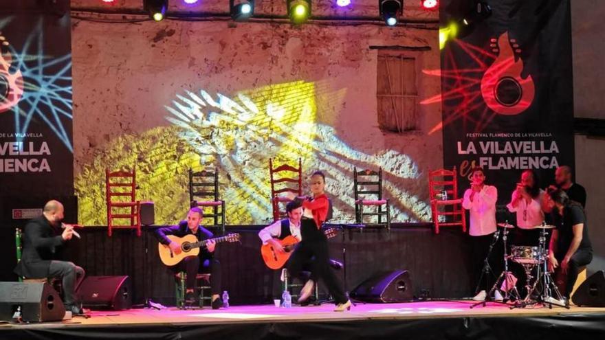 El guitarrista Pedro Navarro deleitó al público con su maestría innata. | MEDITERRÁNEO