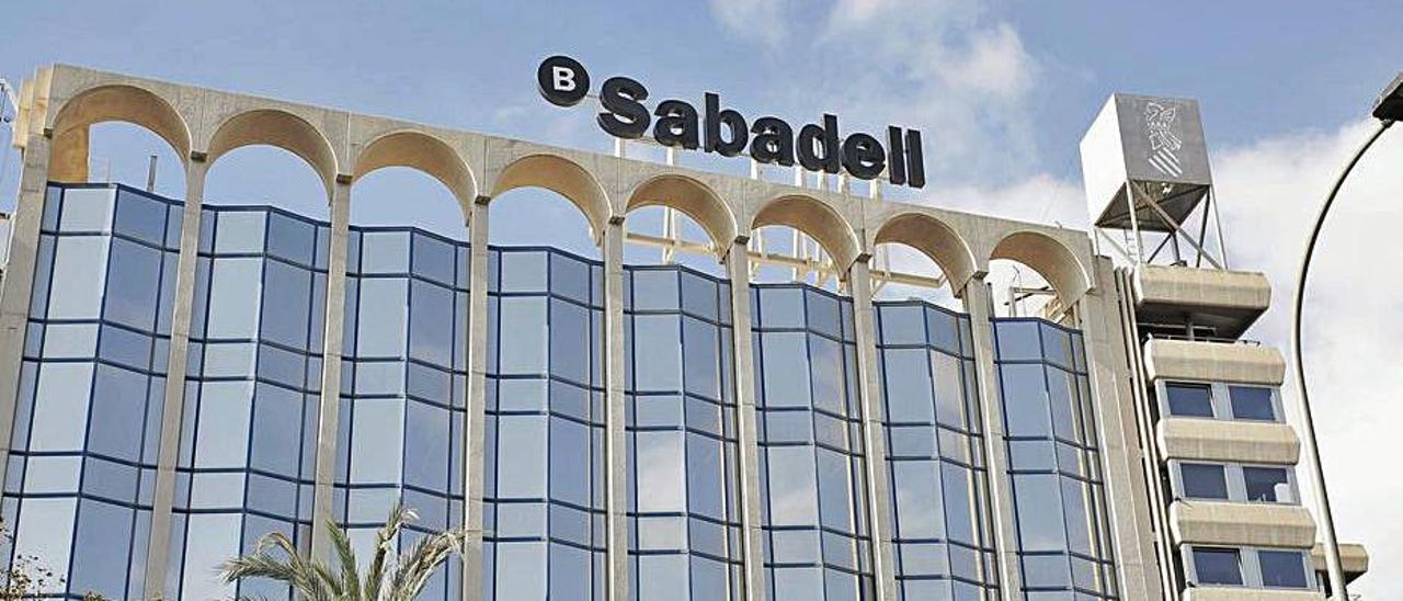 La sede del Sabadell en Alicante.  |
