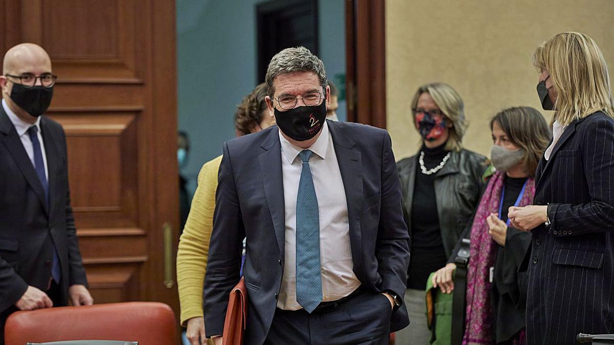 El ministro Escrivá, ayer, en la Comisión del Pacto de Toledo en el Congreso.