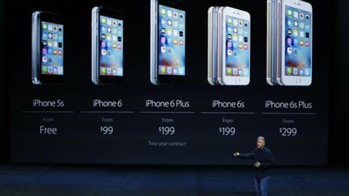 El vicepresidente de Apple, Phil Schiller, en la presentación de los iPhone 6s y 6S Plus.