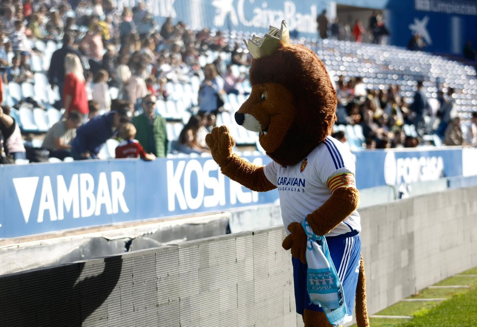 En imágenes | Zaragoza le mete un gol al cáncer de la mano de Aspanoa