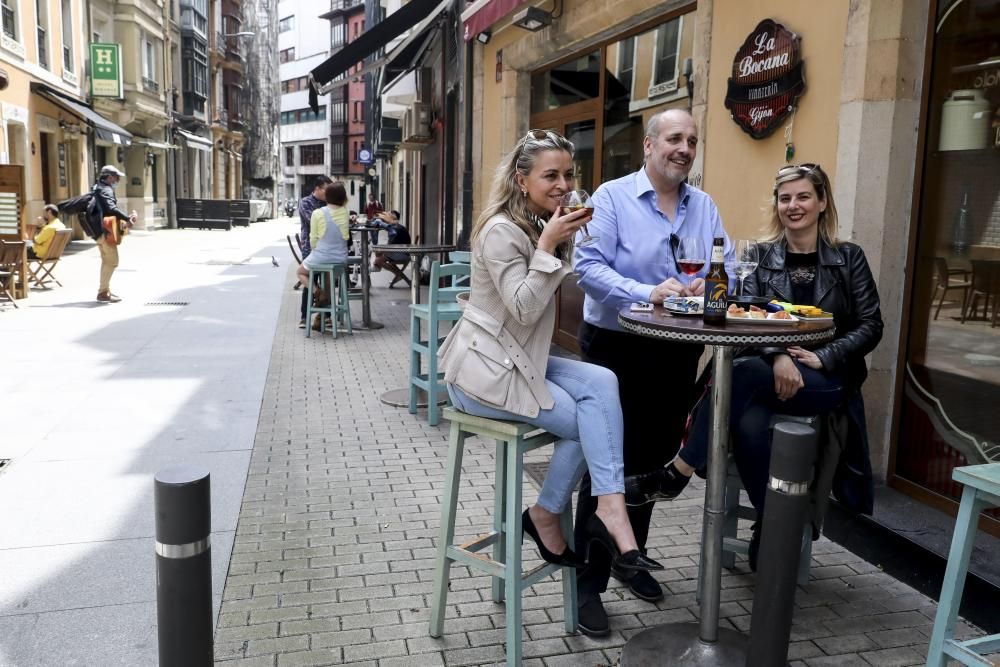 La hostelería en Gijón reabre a medio gas