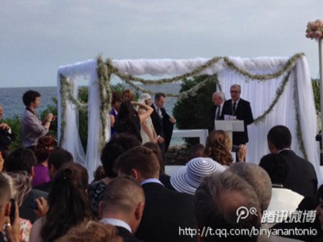 Andrés Iniesta y Ana Ortiz, durante la ceremonia de su boda