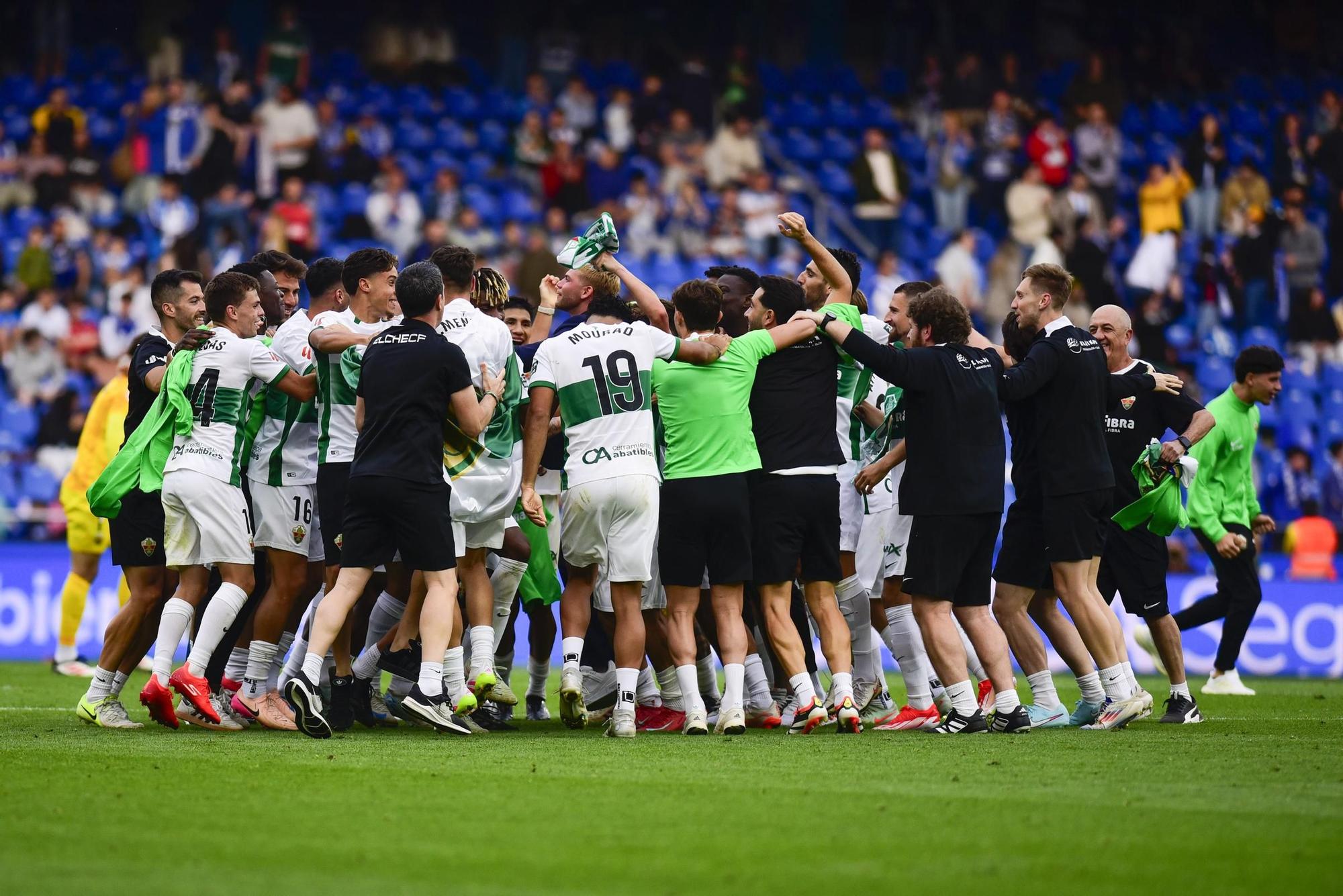 El Dépor cae goleado (0-4) por el Elche para cerrar la temporada 2025-25 en Riazor