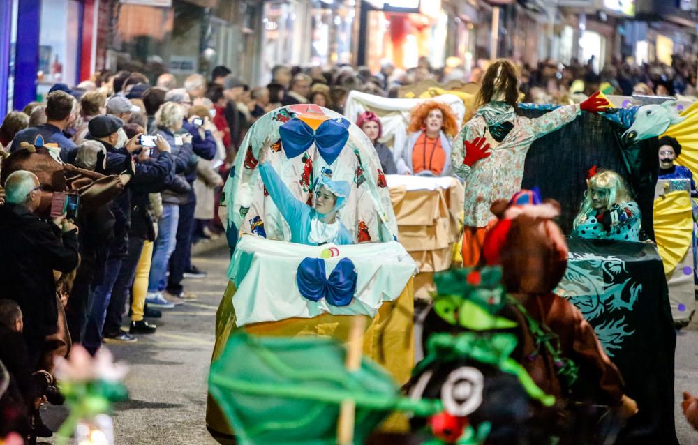 Desfile adulto de los carnavales de Benidorm