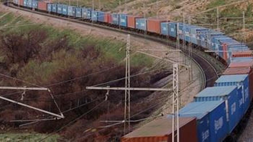 El ancho &quot;AVE&quot; en el Corredor Mediterráneo obliga a cambiar los trenes de mercancías