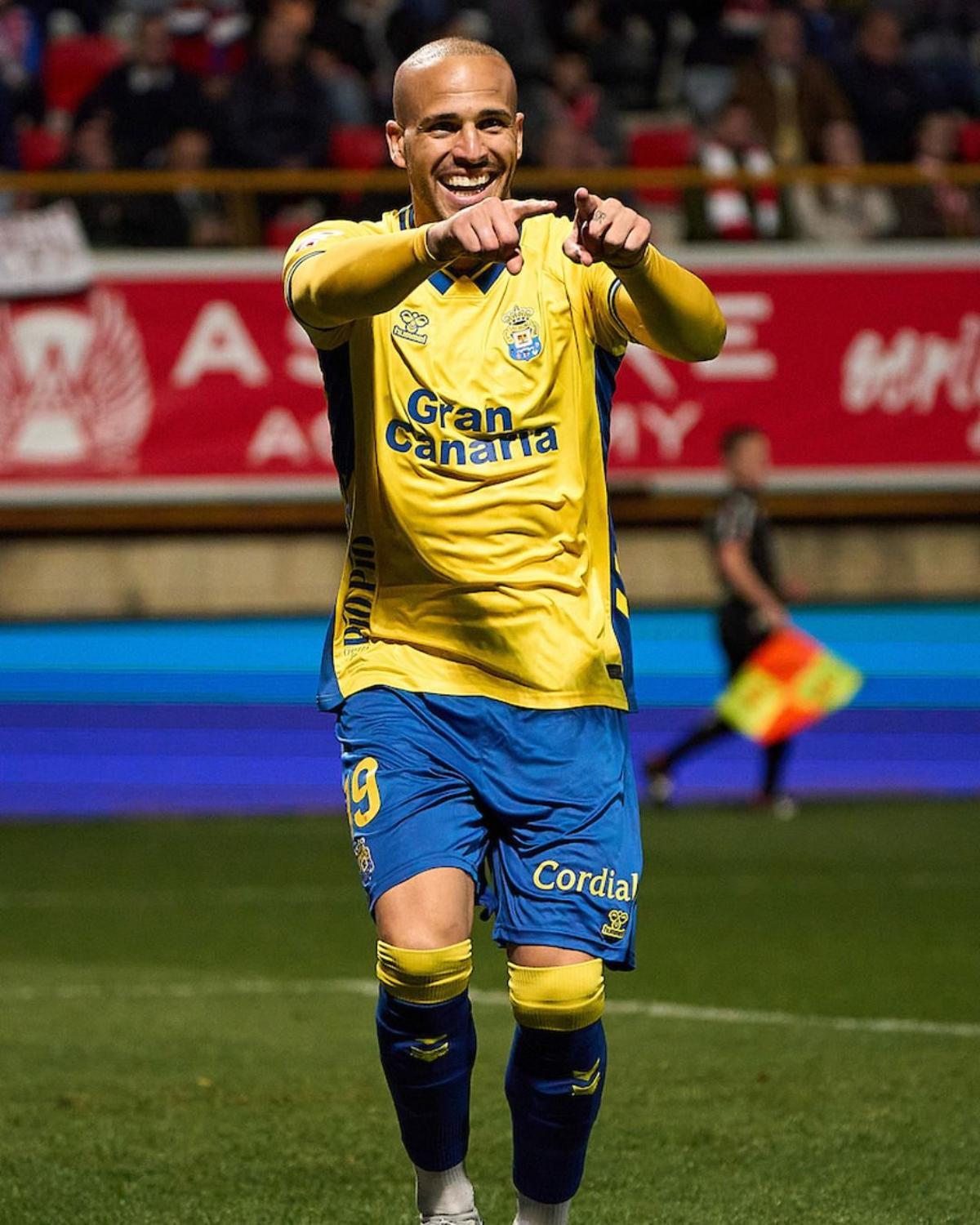 Sandro Ramírez festeja su tanto a la Cultu.