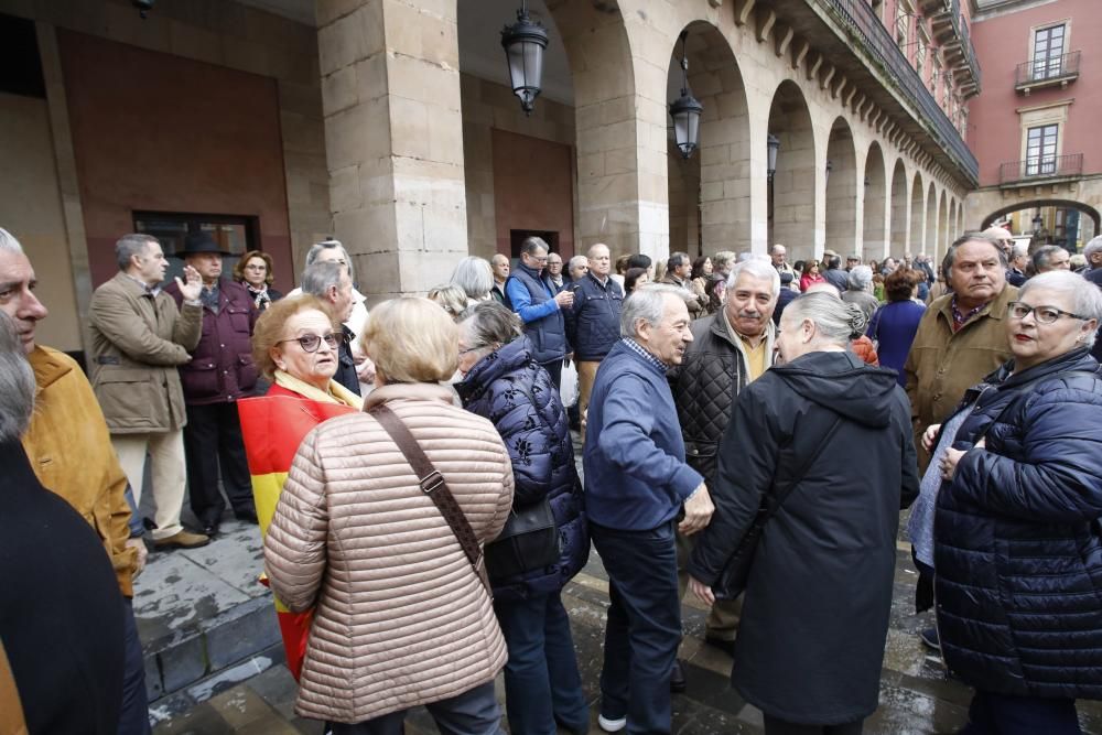 La defensa de la Universidad Laboral como Patrimonio mundial toma la calle