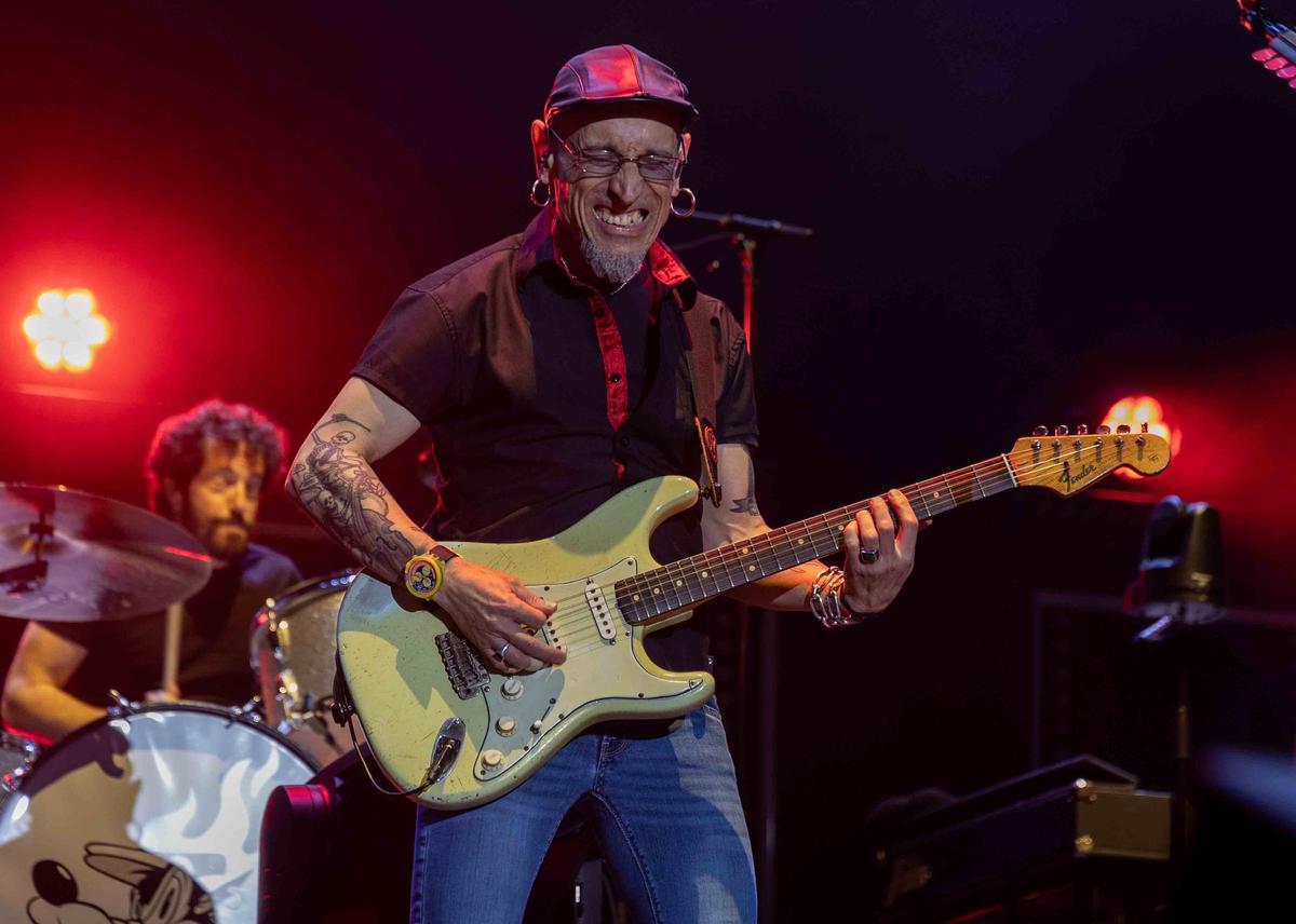 Alicante vibra con el directo de Fito & Fitipaldis