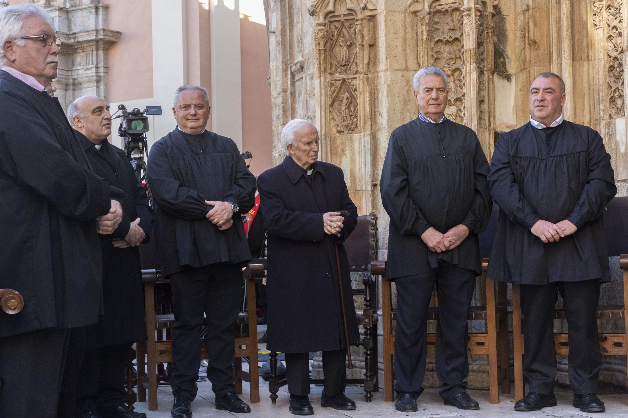 La Virgen de los Desamparados asiste al Tribunal de las Aguas