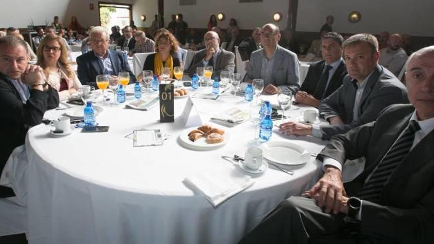 Apuesta por una doble vía de acceso de los profesores a la función pública