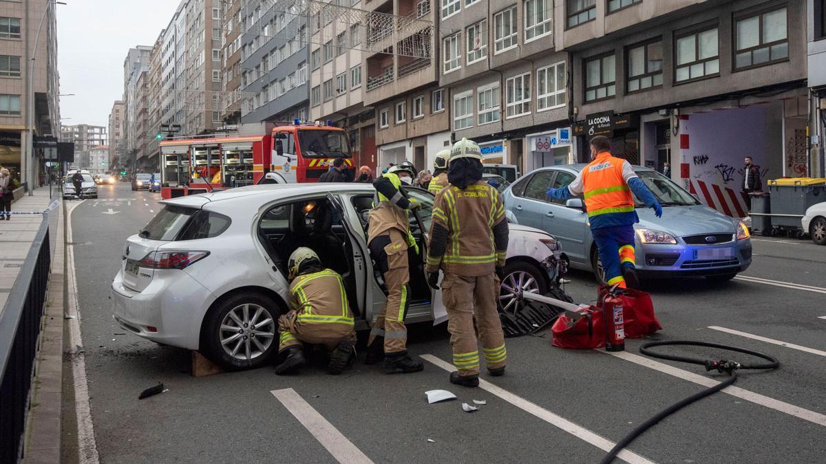 Herida leve al volcar un vehículo en ronda de Nelle