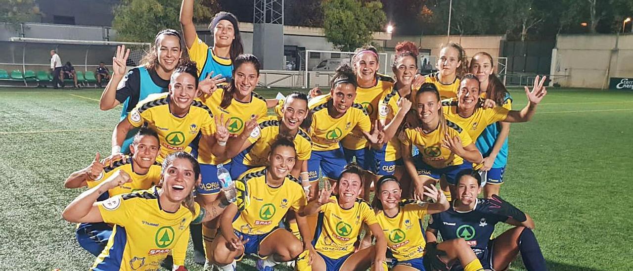 Las jugadoras del Femarguín SPAR celebran su triunfo sobre el Betis, ayer en Sevilla. | | LP/DLP