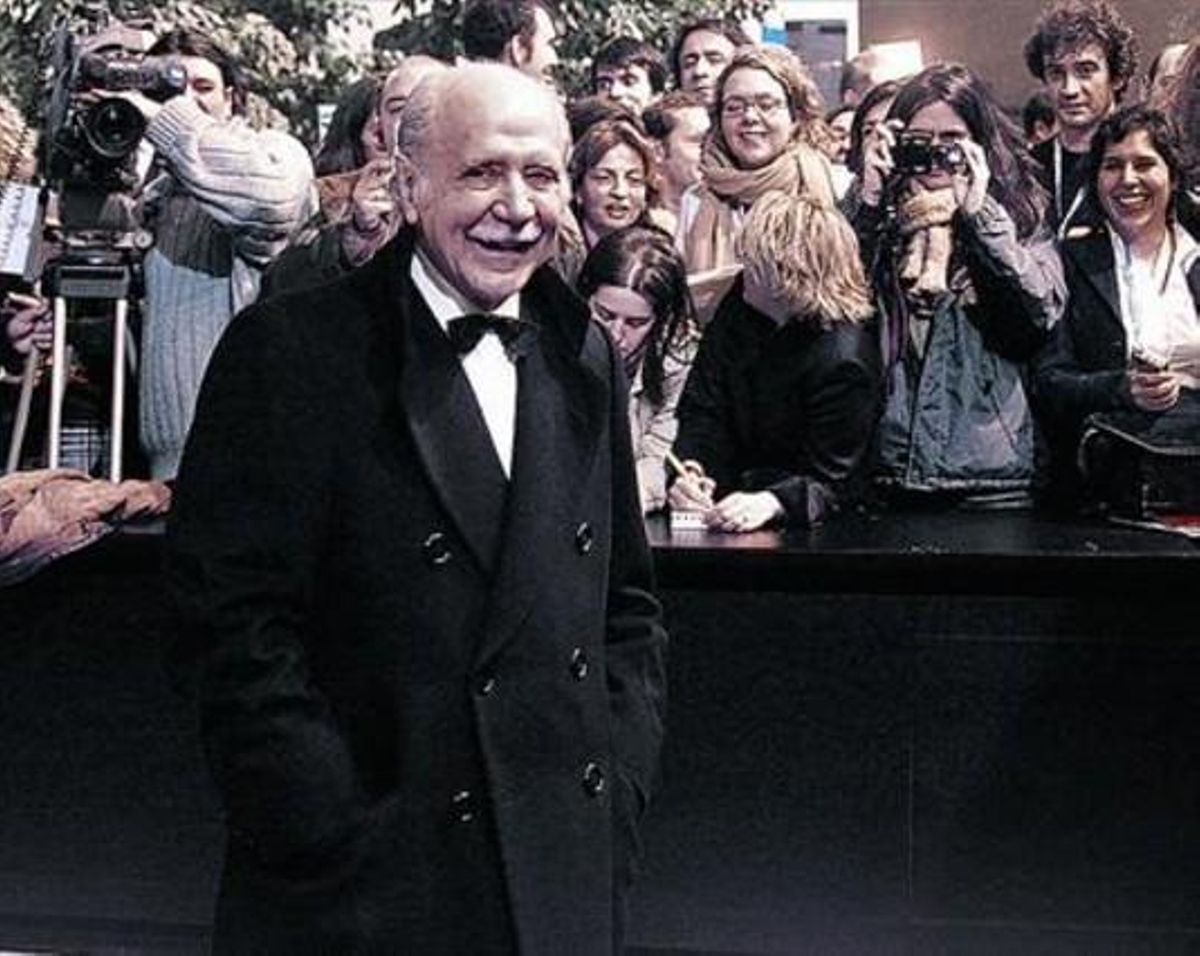 Manuel Alexandre, el 2003, a l’arribar a la gala dels Goya, durant la qual se li va entregar el premi d’honor.