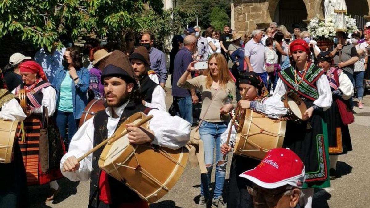 Multitudinario acompañamiento a la Virgen| Ch. S. 