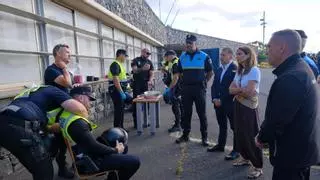 Los policías de negro de Santa Cruz de Tenerife se preparan para volver a la calle: la nueva Unipol se forma para vigilar los barrios