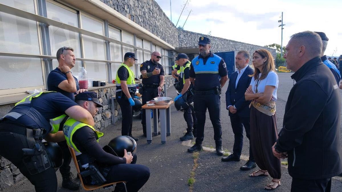 Formación de la Unipol en las dependencias policiales de Los Campitos, en Santa Cruz de Tenerife.